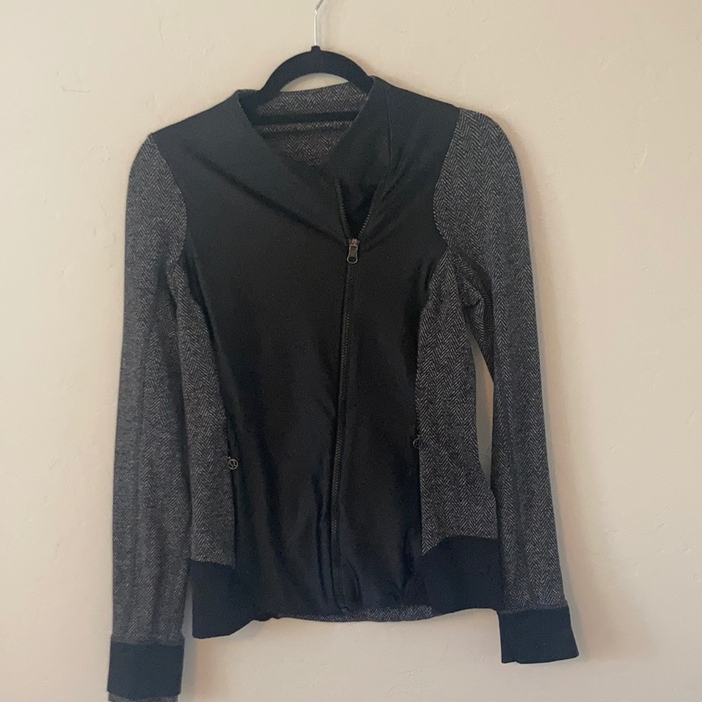 Lululemon jacket. Size 6. Black and gray